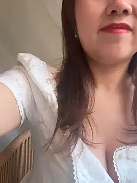 Efangfang online show from February 20, 2025, 9:22 am