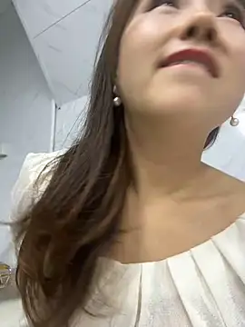 Efangfang online show from February 22, 2025, 1:24 pm