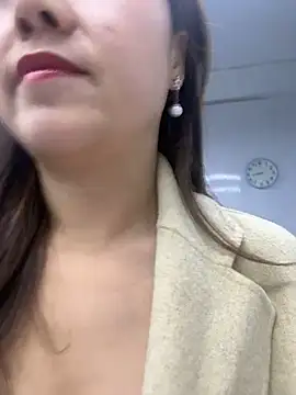 Efangfang online show from February 23, 2025, 12:48 pm