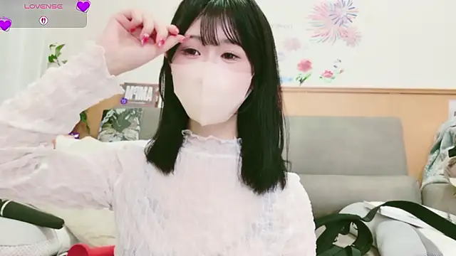 Conatsu online show from October 25, 2025, 10:48 pm