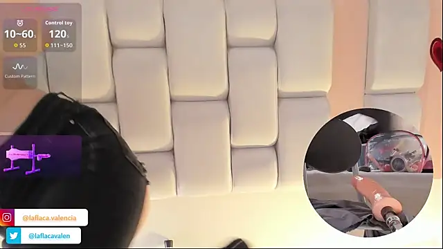 AndreaValencia online show from September 25, 2025, 8:01 pm