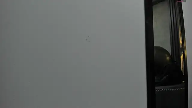 selene red  online show from September 9, 2025, 1:32 pm