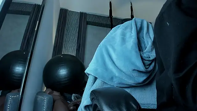 selene red  online show from October 18, 2025, 3:57 pm