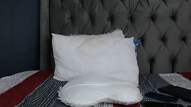 LOYAL SASHA online show from December 14, 2025, 12:10 pm