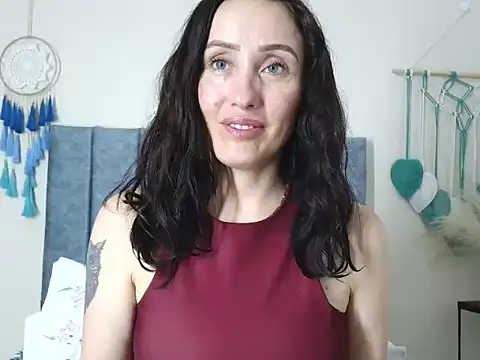 IberianMoonMK online show from September 11, 2025, 5:13 pm