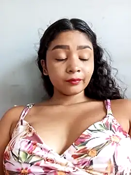 Snapshot of heleny901 chatting on February 19, 2026, 7:43 pm heleny901 online show from February 19, 2026, 7:43 pm