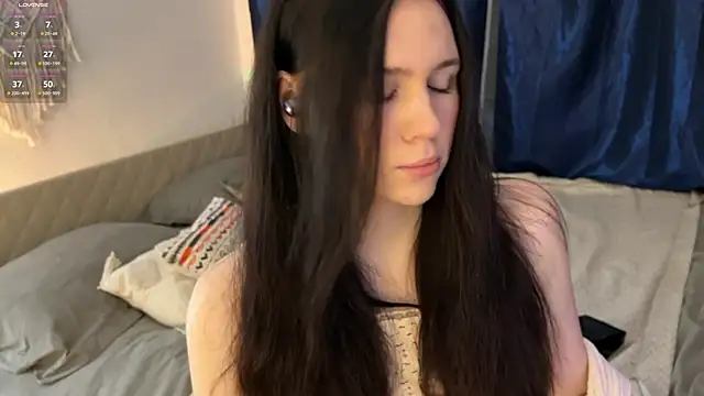 jennetdoll online show from February 5, 2025, 5:09 pm