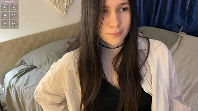 jennetdoll online show from February 9, 2025, 2:07 pm