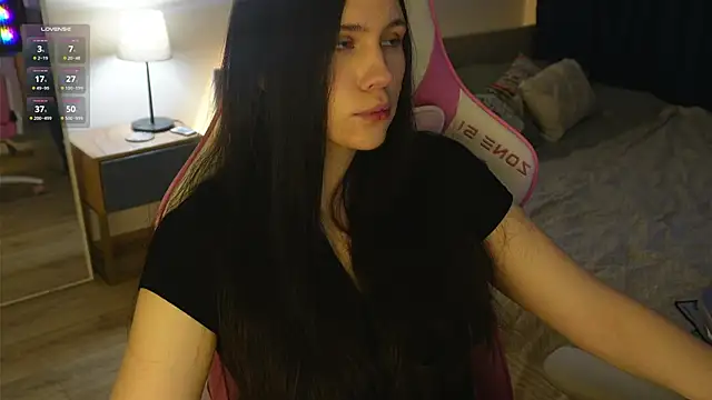 jennetdoll online show from February 20, 2025, 1:40 pm