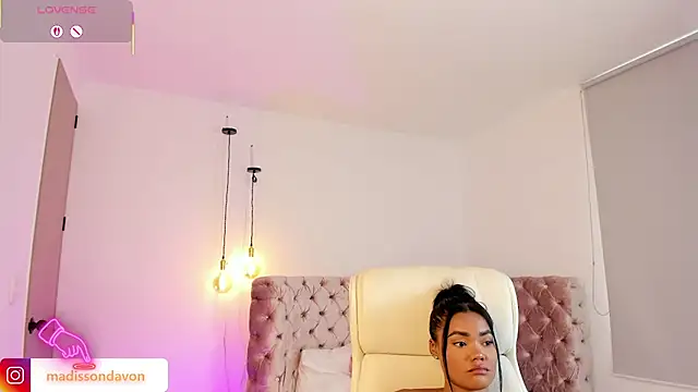 Snapshot of madisson_davon chatting on September 10, 2025, 9:26 pm madisson davon online show from September 10, 2025, 9:26 pm