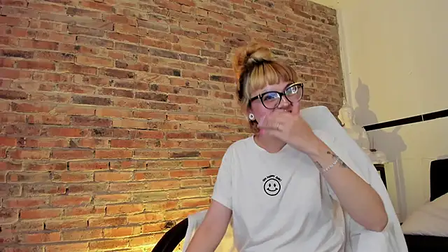 Sweet Namii online show from February 15, 2025, 3:20 am