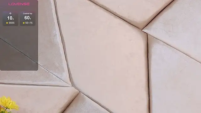 Camille Torres online show from October 1, 2025, 1:06 pm