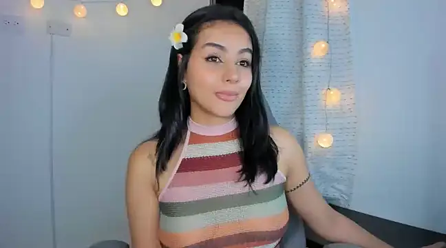 julia strauns online show from December 21, 2024, 6:09 am