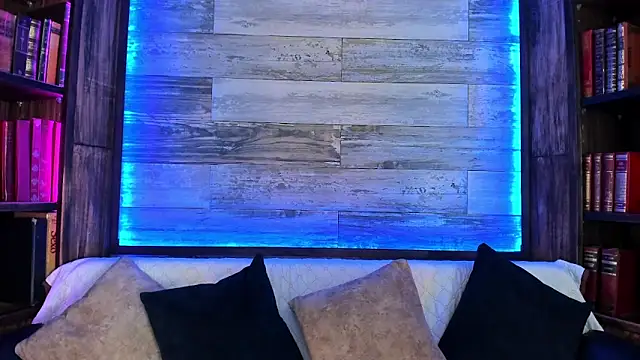 MikeEstevess online show from January 25, 2025, 11:43 pm