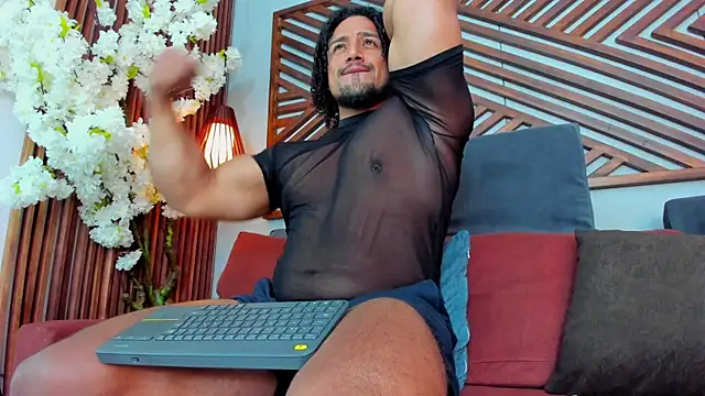 MikeEstevess online show from May 17, 2026, 7:28 am
