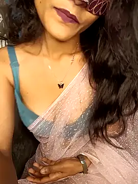 REVA DARLING online show from January 26, 2025, 2:19 pm