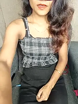 REVA DARLING online show from October 10, 2025, 5:06 am