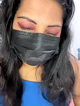 NOORA-GIRL online show from November 30, 2025, 11:31 pm