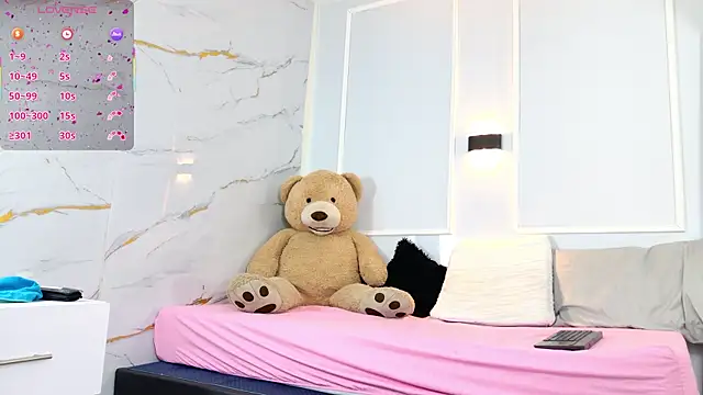 zorravioletta1 online show from April 8, 2026, 11:54 am