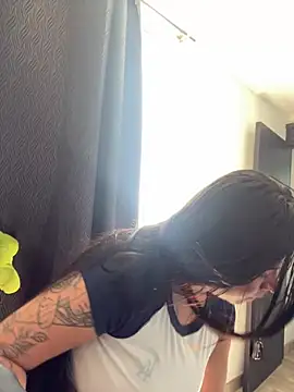 Devilsweet17 online show from February 15, 2025, 4:34 pm