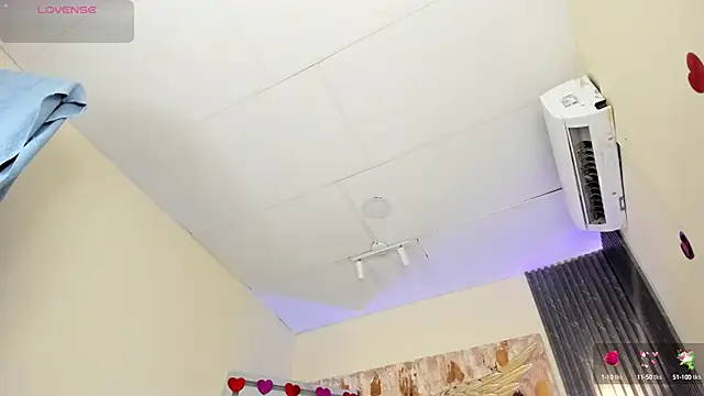 emma alice  online show from February 21, 2025, 3:54 pm