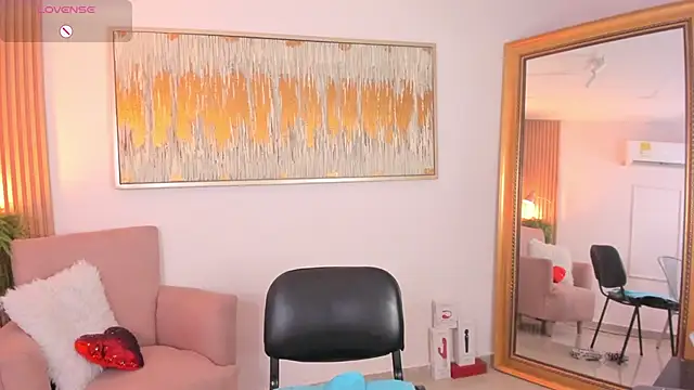 emma alice  online show from February 28, 2025, 3:59 pm