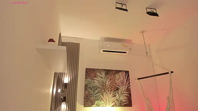 emma alice  online show from November 5, 2025, 12:16 pm