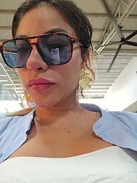 Karen San Miguel online show from April 12, 2026, 8:47 pm