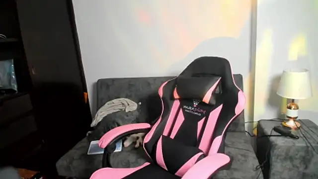 Tender lia online show from November 10, 2025, 6:45 am