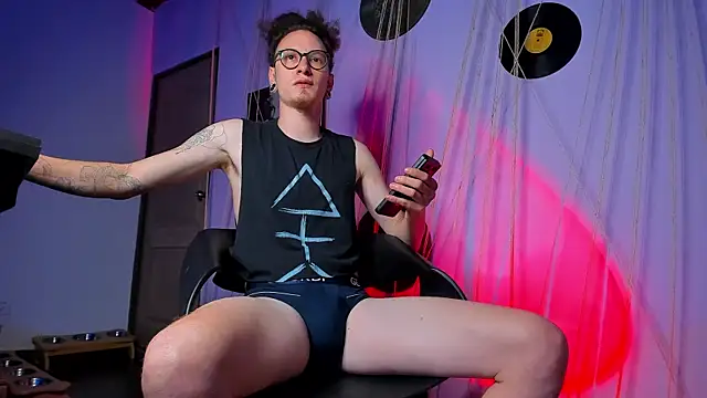 MrShaggy online show from February 19, 2025, 11:46 pm