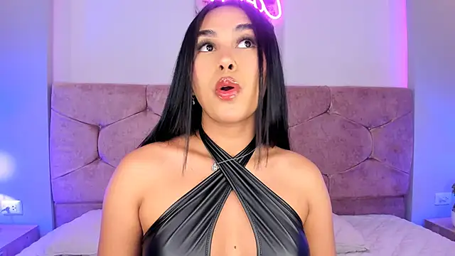 Snapshot of Cameliaa_Smiith chatting on December 28, 2024, 3:37 am Cameliaa Smiith online show from December 28, 2024, 3:37 am