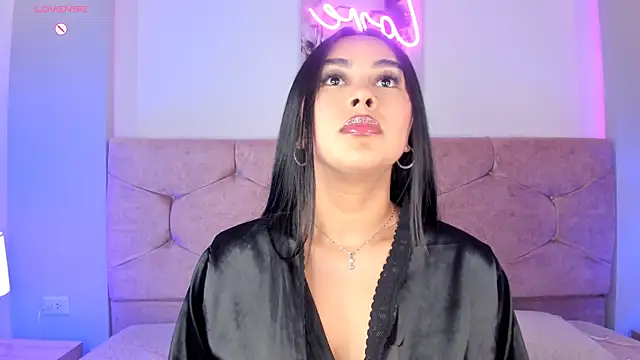 Snapshot of Cameliaa_Smiith chatting on February 15, 2025, 4:14 am Cameliaa Smiith online show from February 15, 2025, 4:14 am