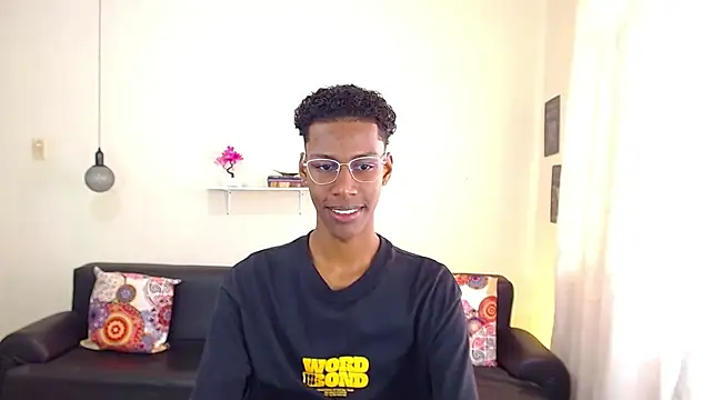 maiki18  online show from January 24, 2025, 1:47 pm