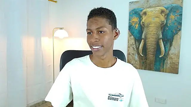 maiki18  online show from September 29, 2025, 8:46 pm