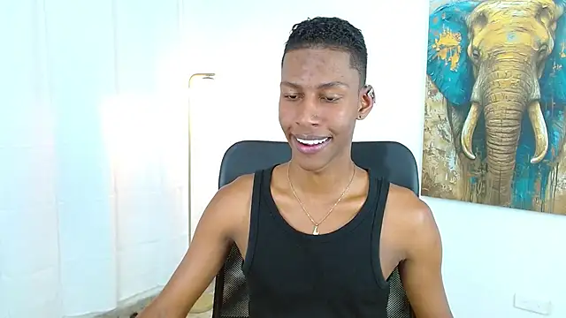 maiki18  online show from October 7, 2025, 9:01 pm