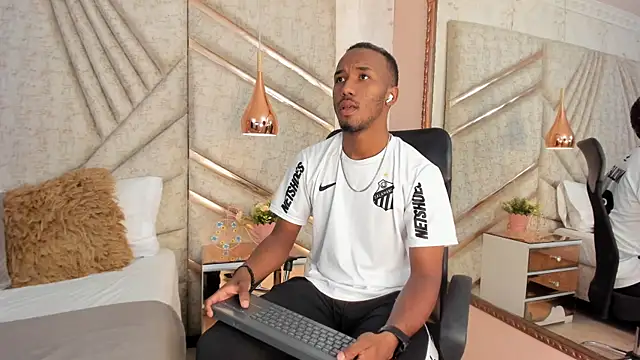 Snapshot of JamesParck chatting on January 9, 2025, 12:19 pm JamesParck online show from January 9, 2025, 12:19 pm