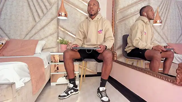 Snapshot of JamesParck chatting on March 16, 2025, 12:33 pm JamesParck online show from March 16, 2025, 12:33 pm