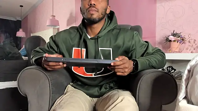 Snapshot of JamesParck chatting on February 20, 2026, 11:16 pm JamesParck online show from February 20, 2026, 11:16 pm