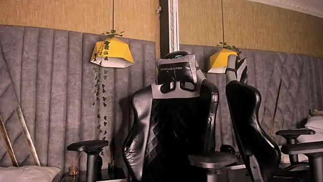 JamesParck online show from April 13, 2026, 11:54 pm