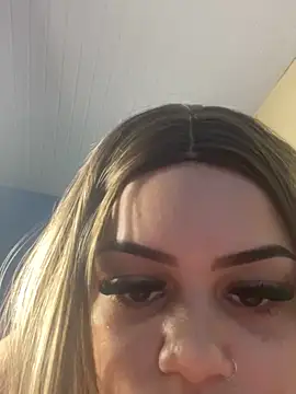 Snapshot of Lolacavalona chatting on December 8, 2024, 6:06 pm Lolacavalona online show from December 8, 2024, 6:06 pm