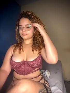 Snapshot of Lolacavalona chatting on October 25, 2025, 7:49 am Lolacavalona online show from October 25, 2025, 7:49 am