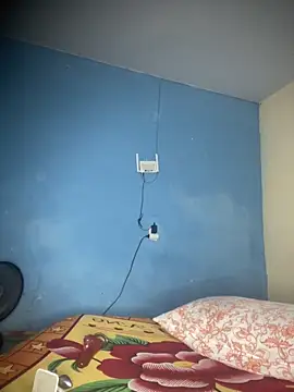 Snapshot of Lolacavalona chatting on October 26, 2025, 8:26 pm Lolacavalona online show from October 26, 2025, 8:26 pm