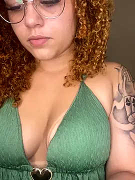 Snapshot of Lolacavalona chatting on November 13, 2025, 5:56 pm Lolacavalona online show from November 13, 2025, 5:56 pm