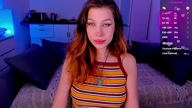 tenderdreams online show from November 15, 2025, 8:49 pm