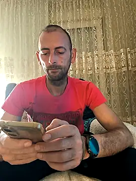 Snapshot of Cirkon1984 chatting on February 13, 2025, 2:52 pm Cirkon1984 online show from February 13, 2025, 2:52 pm