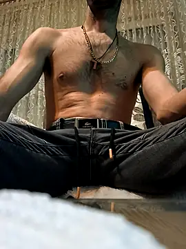 Snapshot of Cirkon1984 chatting on February 21, 2025, 3:10 pm Cirkon1984 online show from February 21, 2025, 3:10 pm