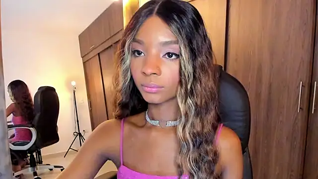 alikahouston4 online show from February 15, 2025, 5:51 am