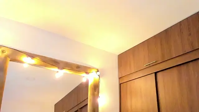 alikahouston4 online show from March 14, 2025, 7:59 am