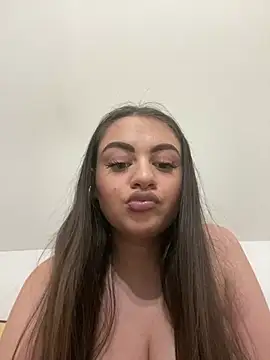 ayshalove online show from February 17, 2025, 3:42 pm