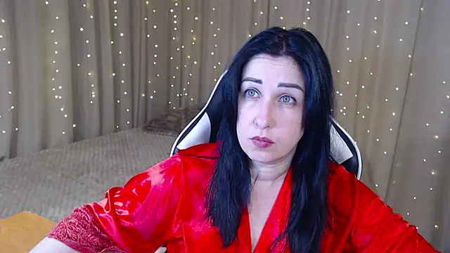 Snapshot of JillStevens chatting on February 4, 2026, 1:44 am JillStevens online show from February 4, 2026, 1:44 am